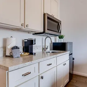  Apartment Unit 2 Maui Ohana Modern